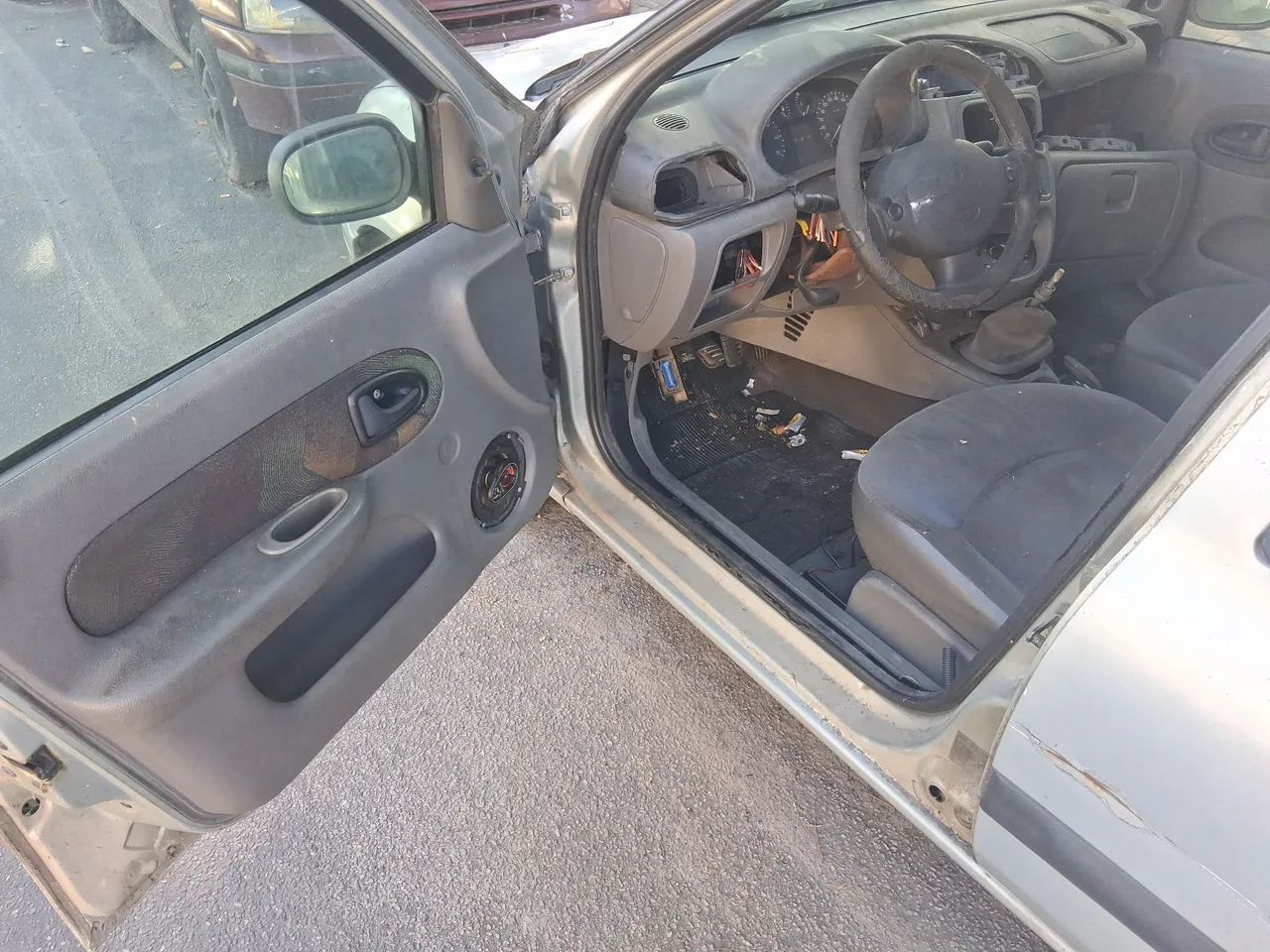 Renault Clio RN/ Expression 1.0 5P 2002 - Foto 2