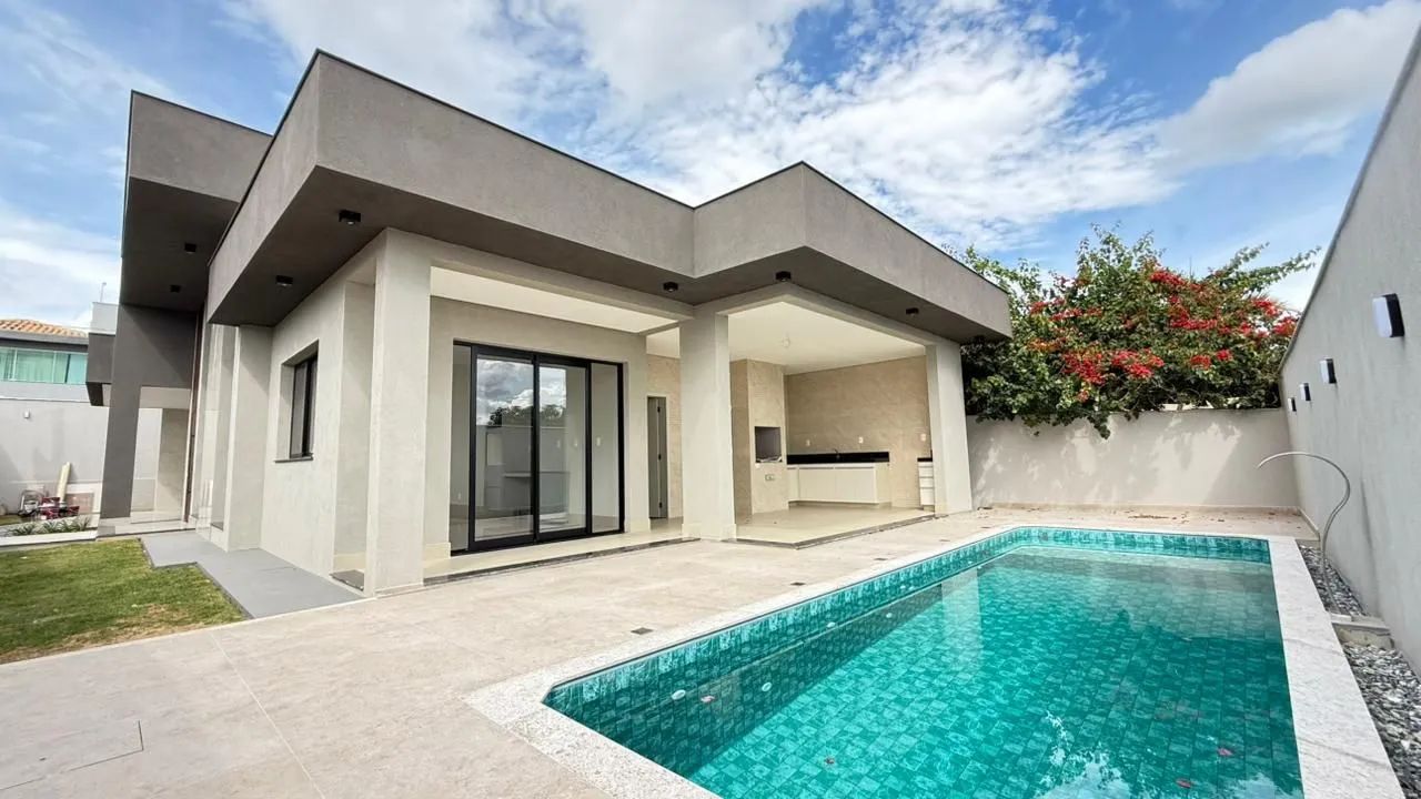 CASA COM PISCINA, 03 QUARTOS SENDO 01 SUÍTE NO JOÁ!!