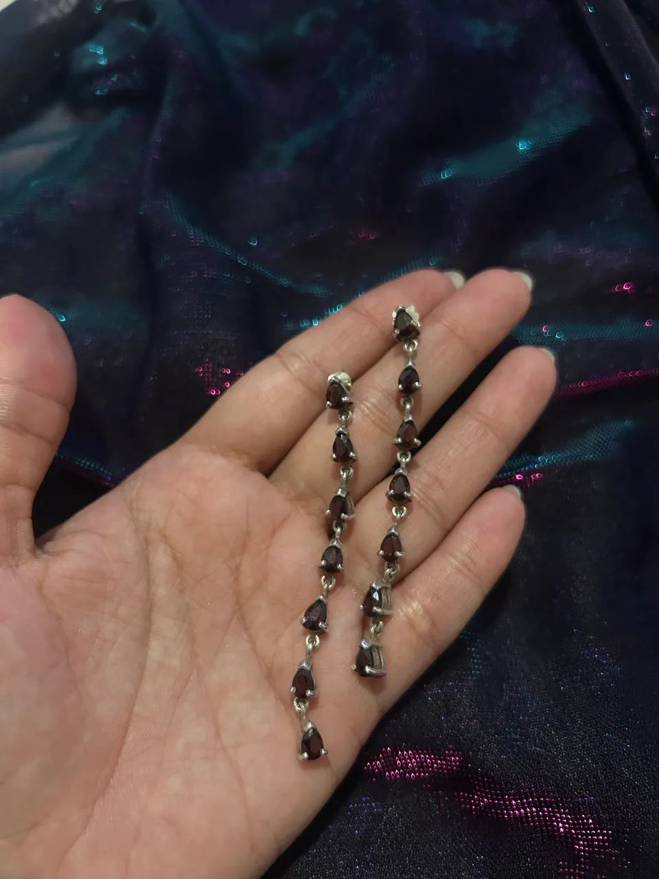 Brincos de prata com granadas