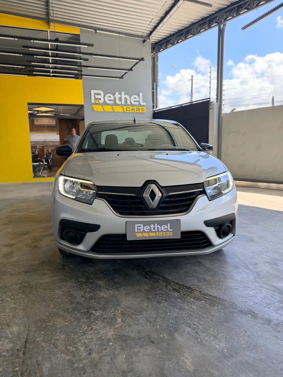 Renault Logan 2023