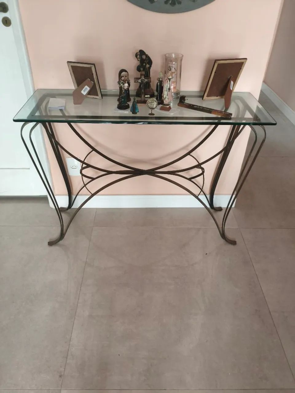 Móveis: MESA JANTAR C 4 CADEIRAS , APARADOR.