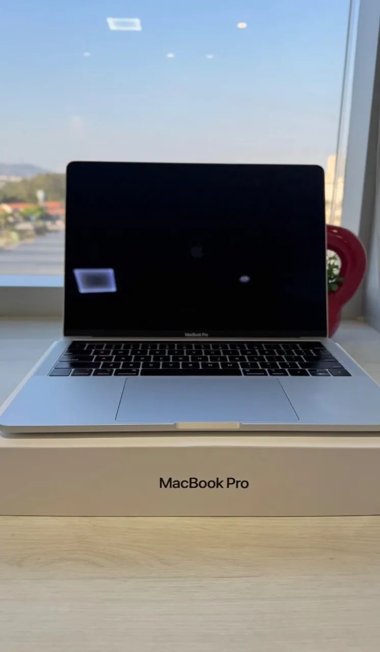 MacBook Pro 13' com Touch Bar em excelente estado - Notebooks MacBook Pro 13' com Touch Bar em excelente estado - Notebooks