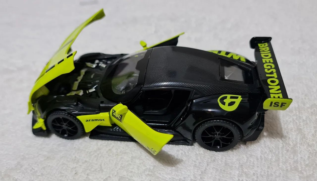 Carrinho miniatura Aston Martin Vulcan  - Foto 3
