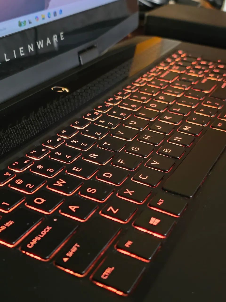 Notebook Alienware - RTX 2070  - Foto 2