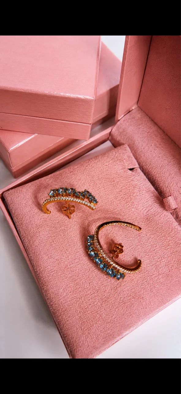 Brinco Ear cuff com pedras de zircônia turquesa 