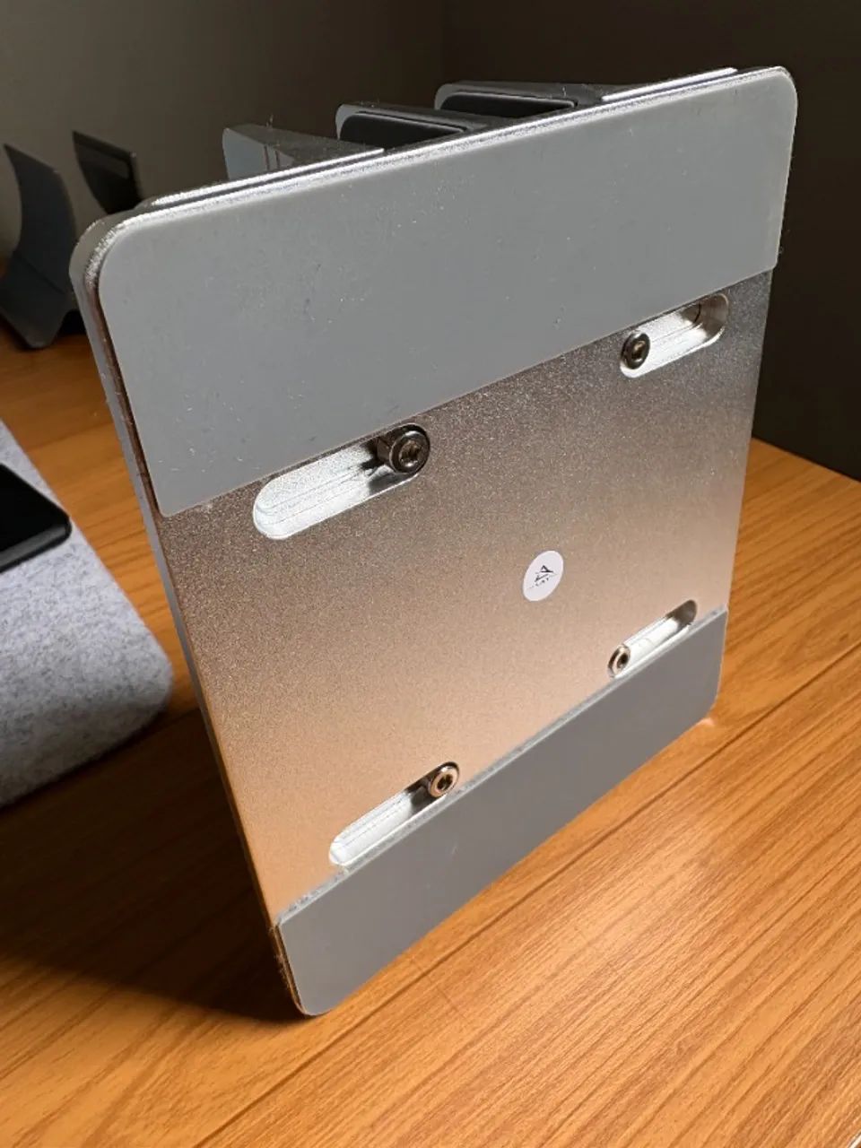 Suporte Notebook Vertical Metal - Foto 4