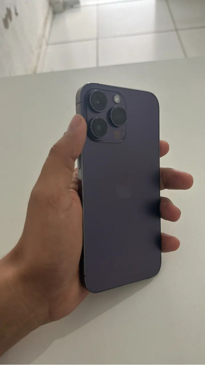 iPhone 14 Pro Max sem detalhes 