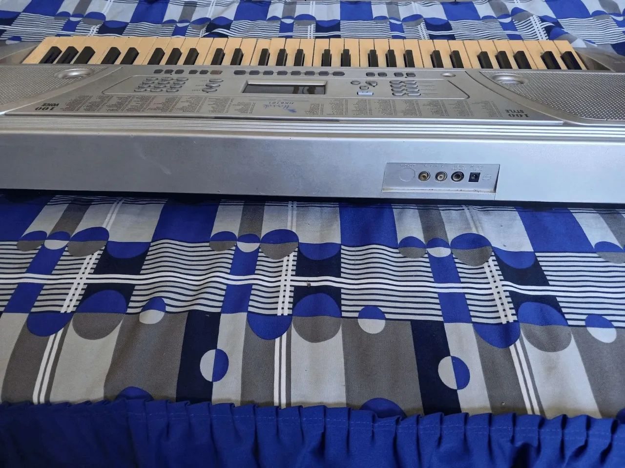 Teclado Hawk HK usado