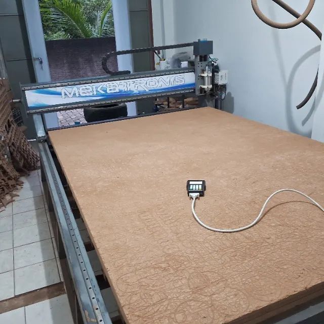 Fresadora CNC (router) de três eixos / Máquina de Corte CNC - Foto 2