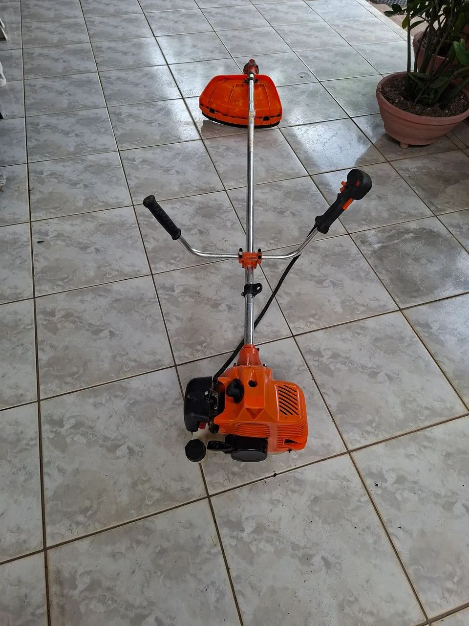VENDE-SE ROÇADEIRA STHIL IMPORTADA FS-290