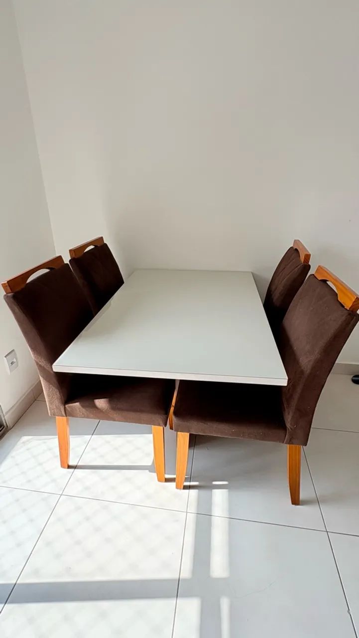 Mesa 4 cadeiras 
