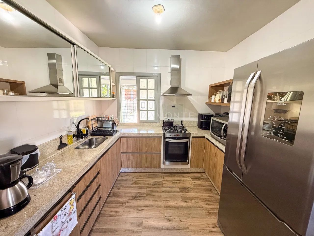 Casa 4 quartos com 180m² e terreno amplo por R$ 570 mil - Foto 3