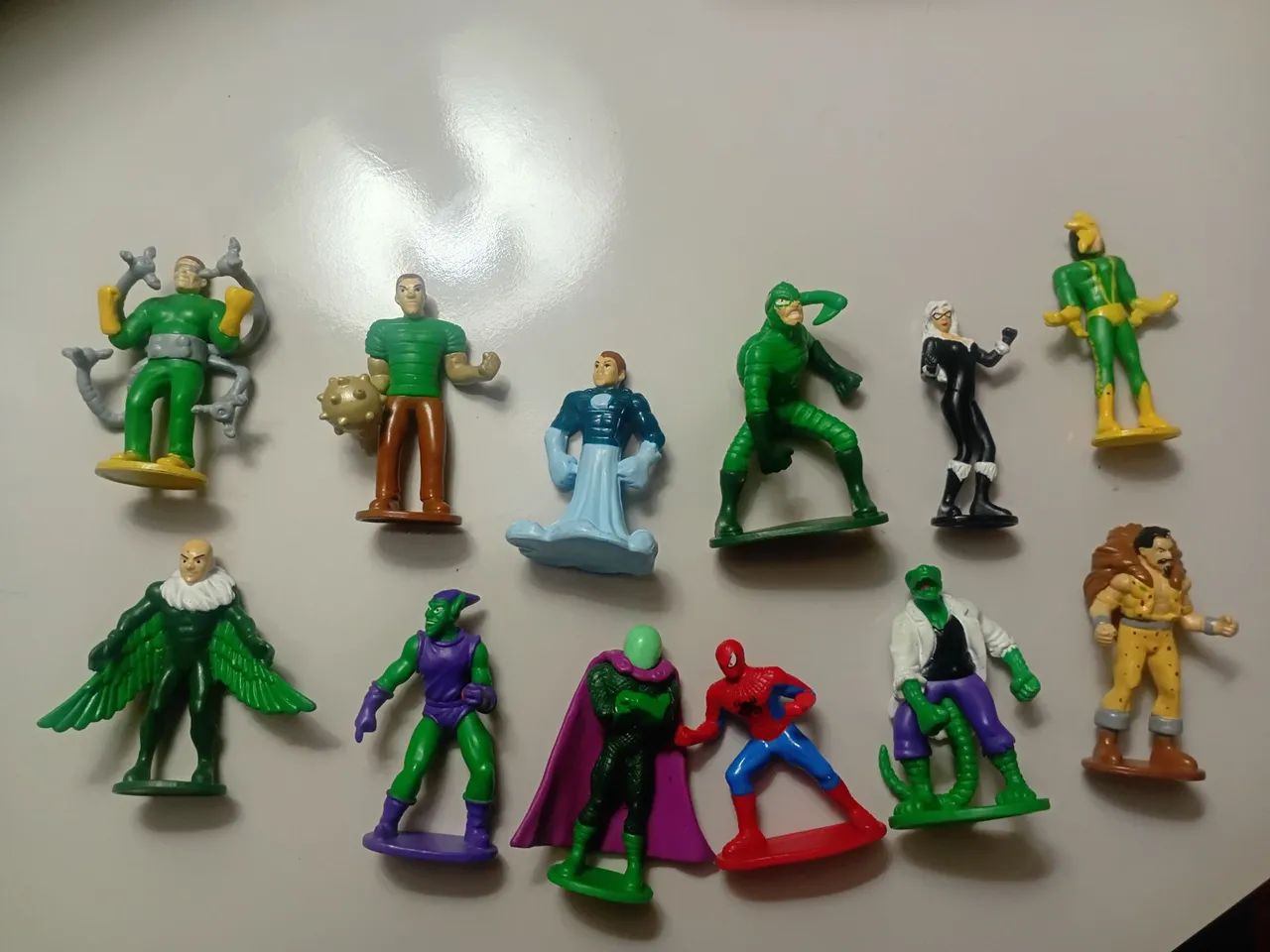 12 bonecos colecionáveis do universo do homem aranha marvel