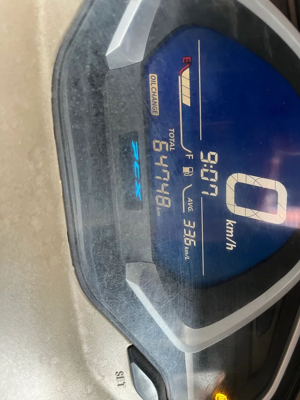 PCX DLX 2019 Creme  - Foto 5