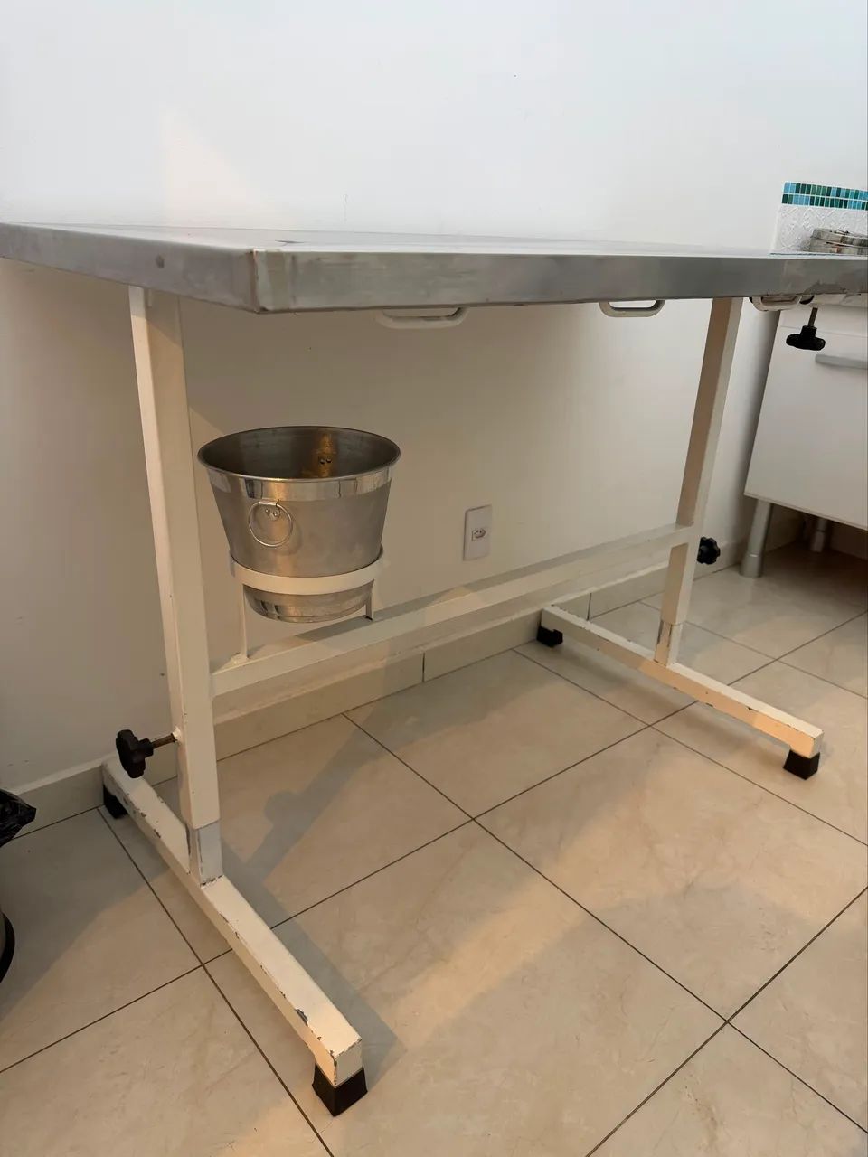 Mesa de atendimento veterinário  - Foto 2