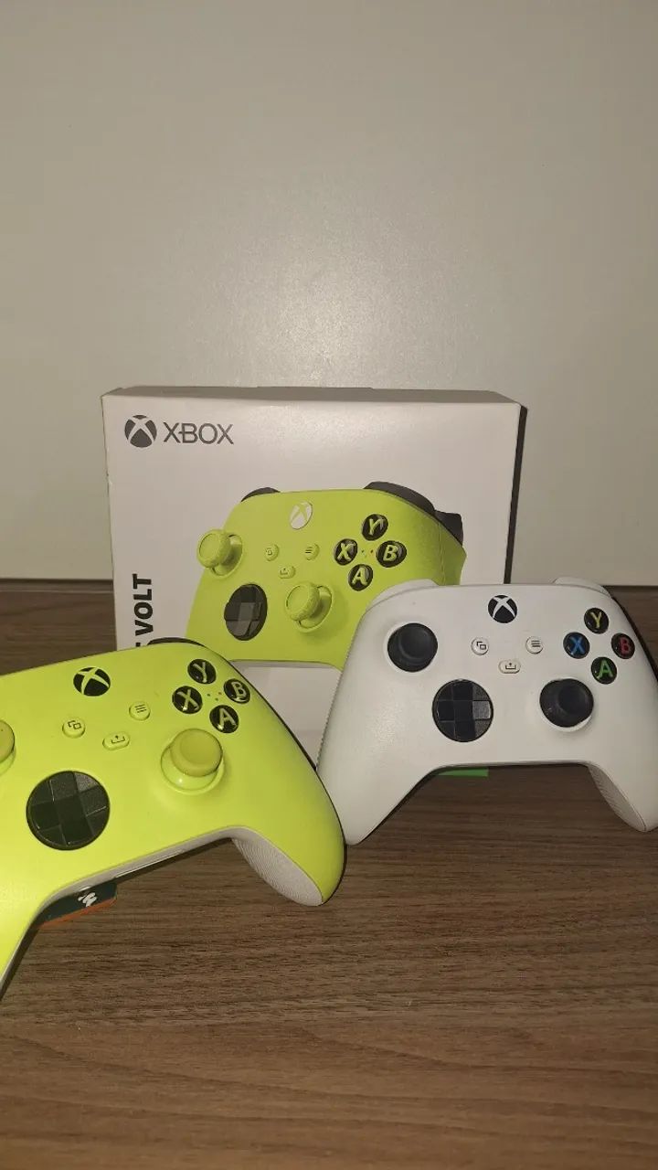 Xbox Series S com 2 controles e pilhas - Foto 3