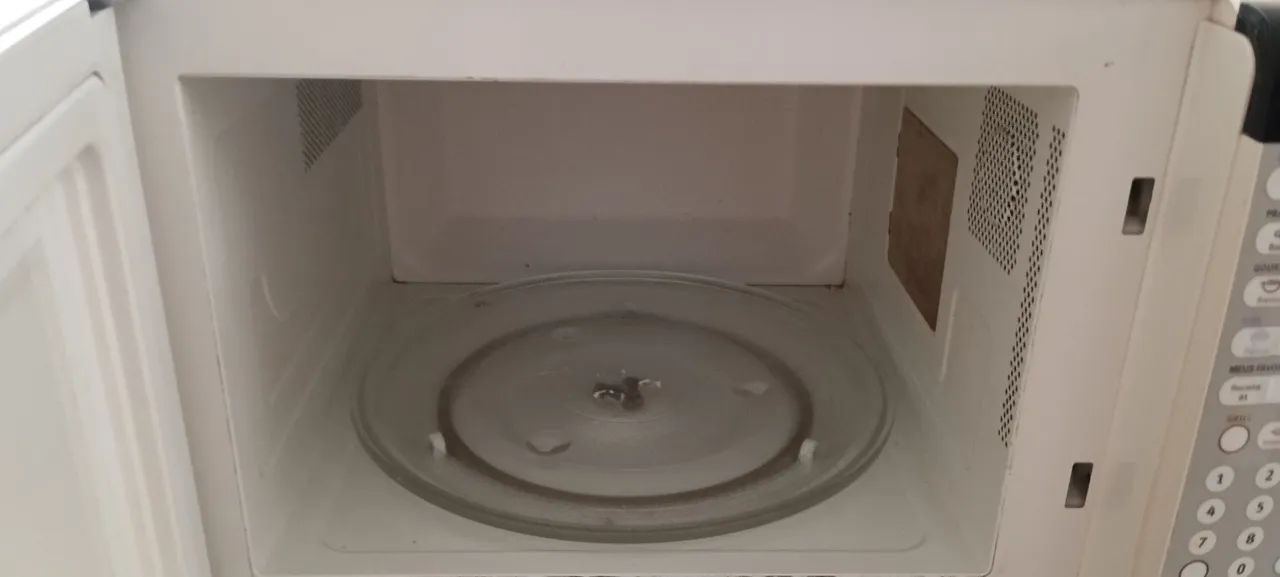 Microondas Eletrolux 31 litros tudo funcionando perfeitamente  - Foto 4