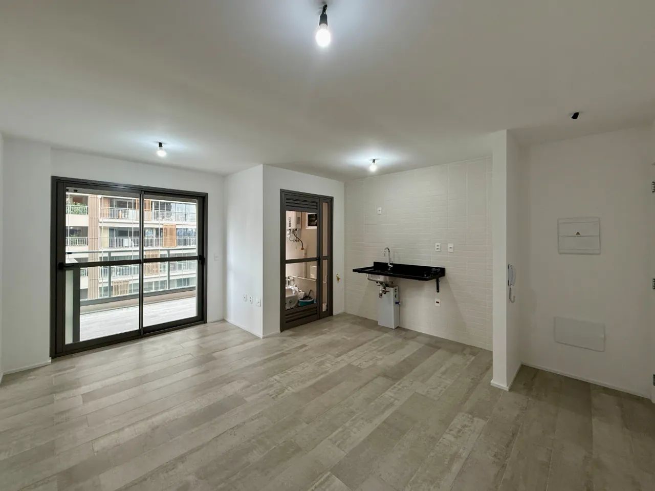 Apartamento para venda em Moema com 2 quartos, sendo 1 suíte, 64m² - Foto 4