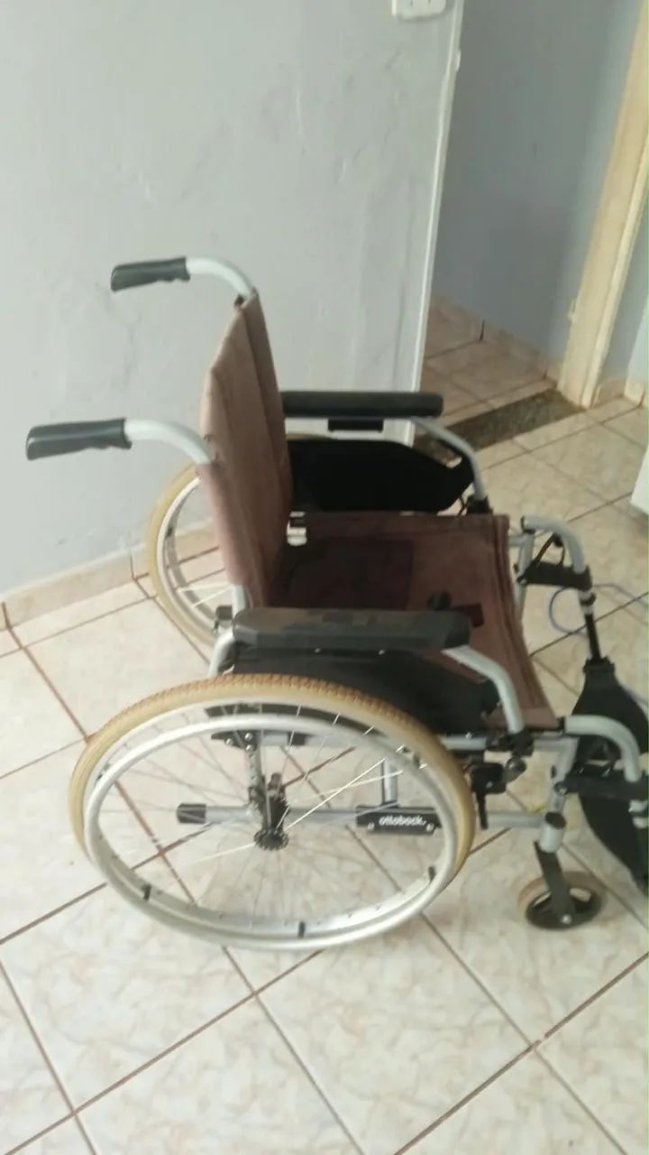 Cadeira de rodas de alumínio