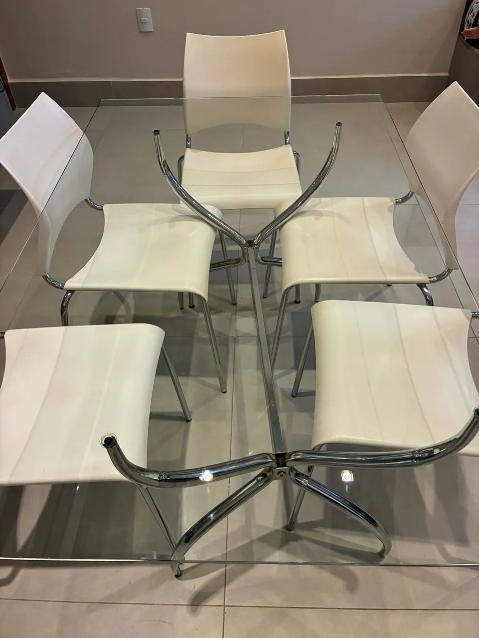 Mesa de jantar com 6 cadeiras