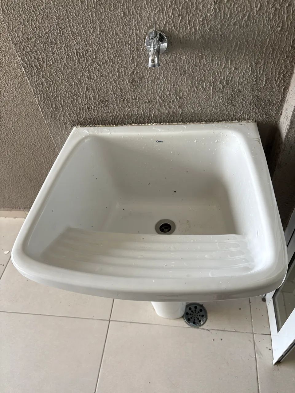 Tanque de Lavanderia Celite Novo sem uso - Retirado de apartamento novo - Foto 2
