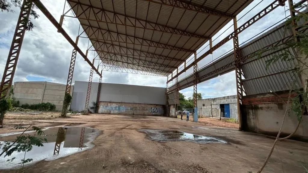 VENDO BARRACÃO PROXIMO AV. FERNANDO CORREIA DA COSTA