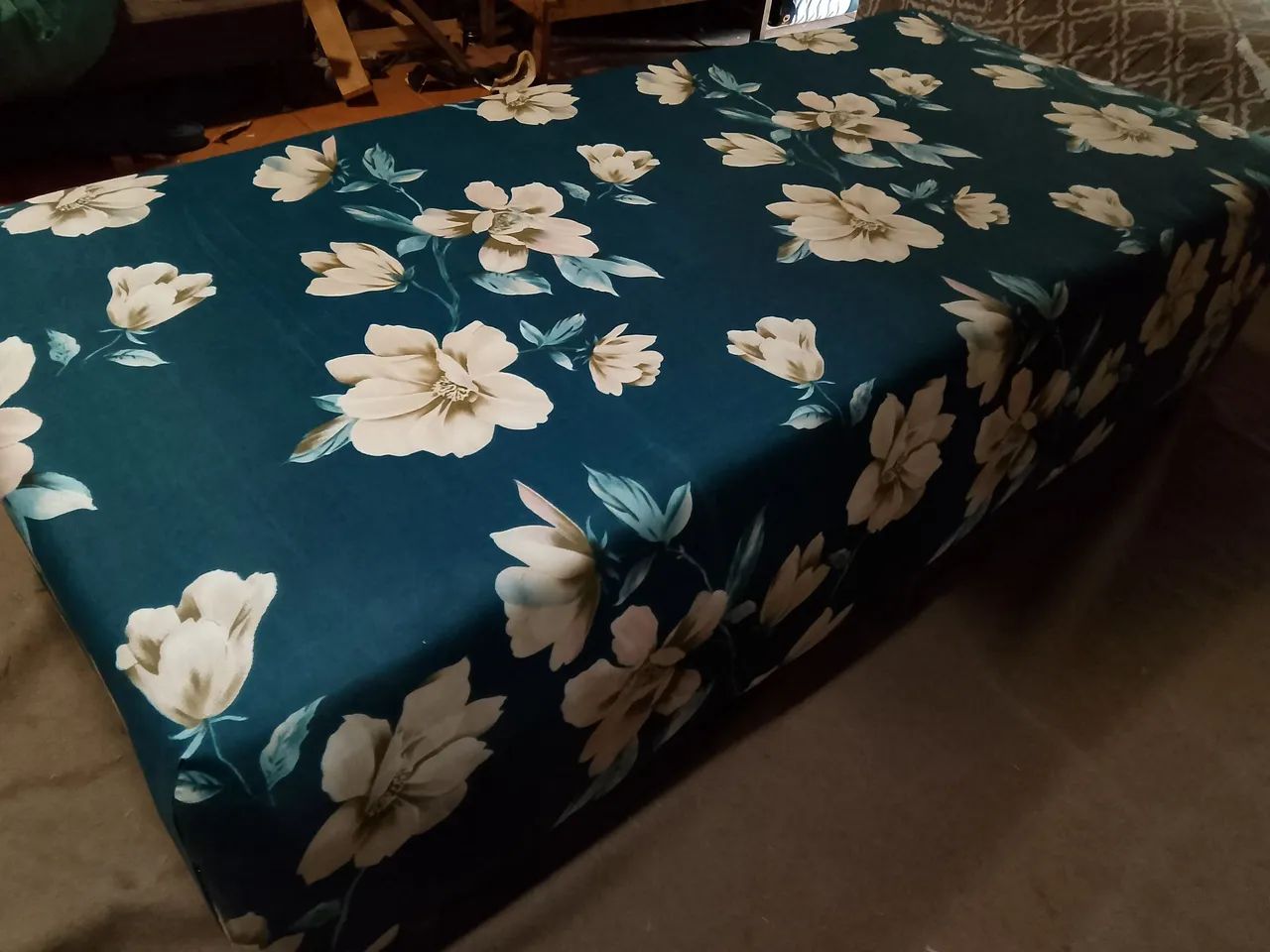Cama box solteiro nova de mola ensacadas 