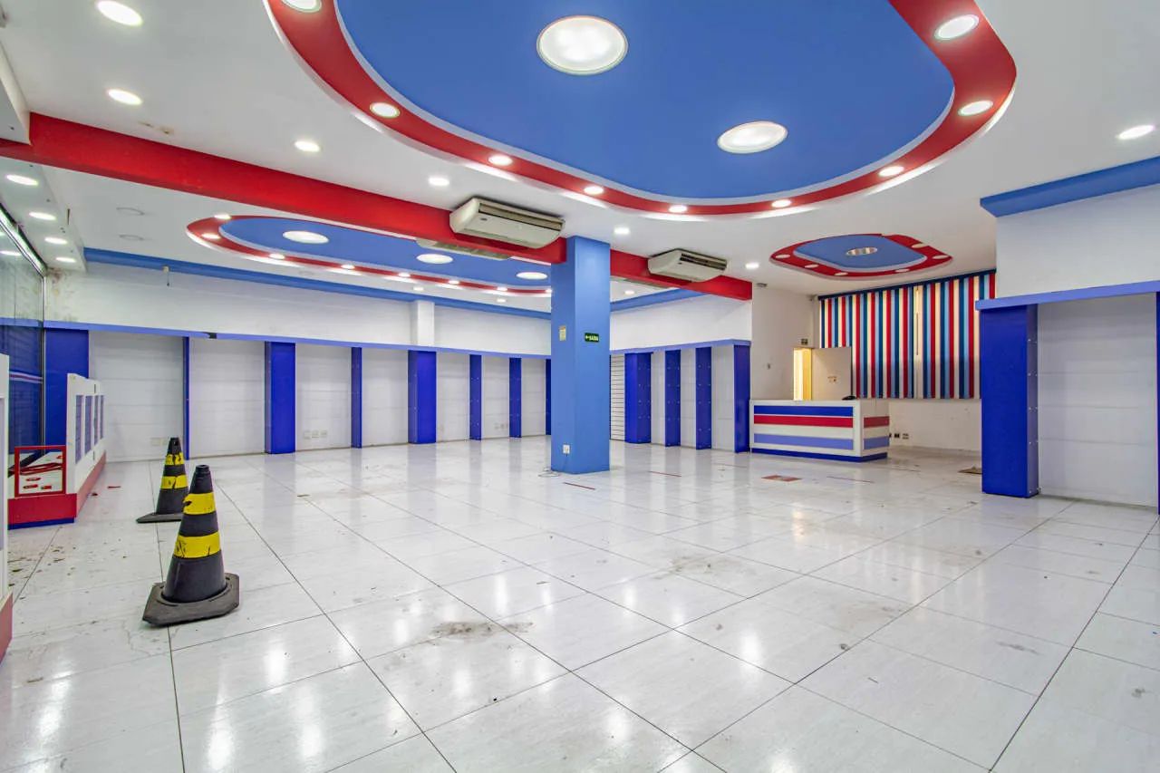 Loja na Avenida Pedro Severino Júnior, 65  700 m² - Foto 2