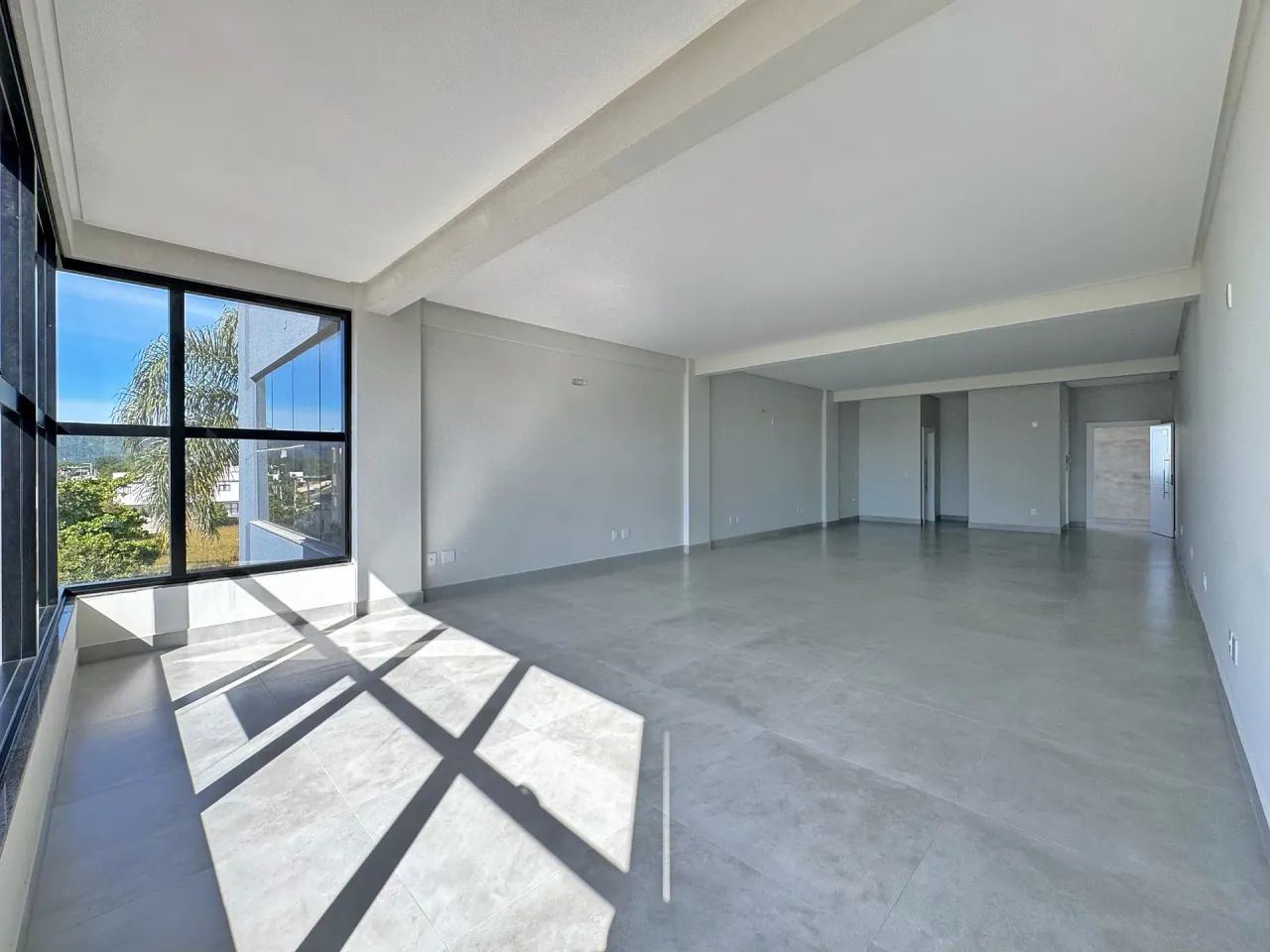 Sala comercial nova com 72m² e 2bwc em Morrinhos, ocupação imediata - Foto 3