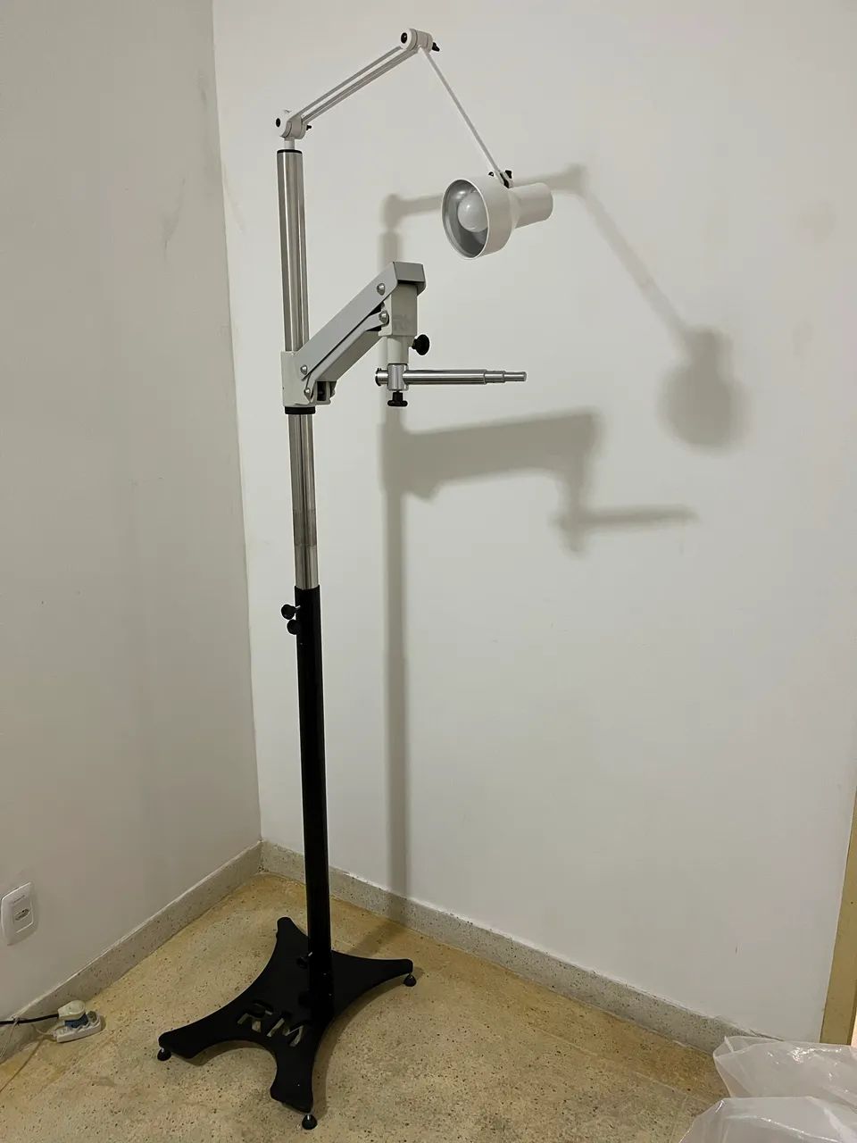 Vendo coluna portátil para autorrefrator - Foto 2