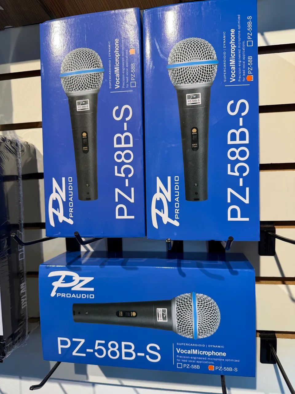 Microfone De Mão Com Fio Pz 58b-s Dinâmico Profissional