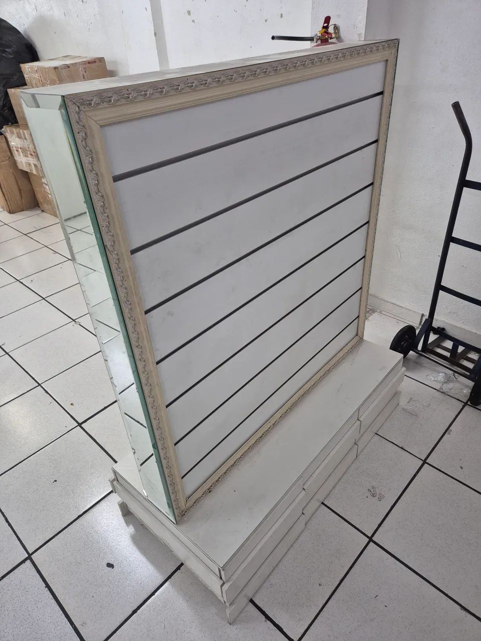Movel MDF com gavetas loja