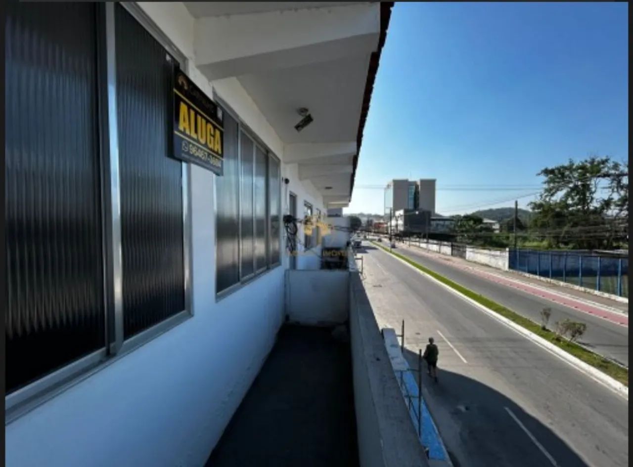Sala comercial, ótima oportunidade de negócios. - ALUGA-SE -