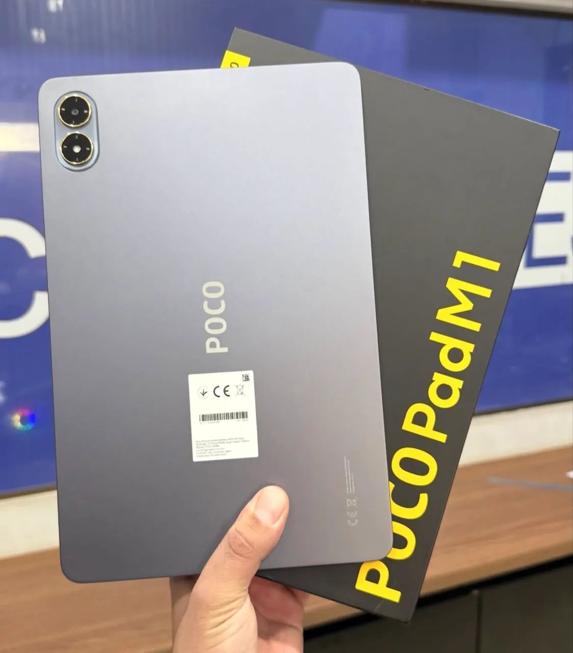 Tablet Xiaomi POCO Pad M1 de 12.1" com 256GB e 8GB RAM na Cor Azul E Cinza Lacrado
