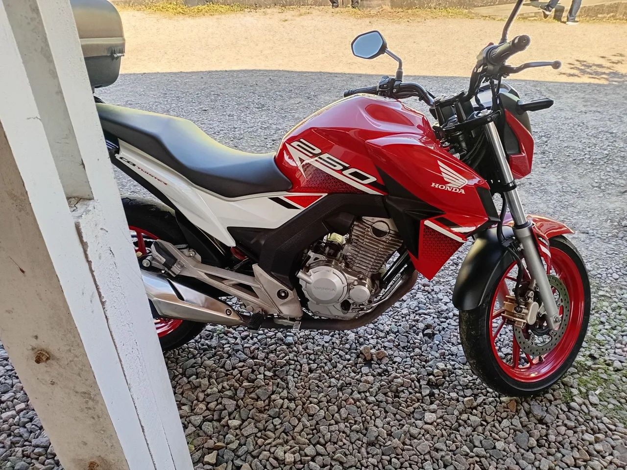 Cb tyuister 250 abs - Foto 3