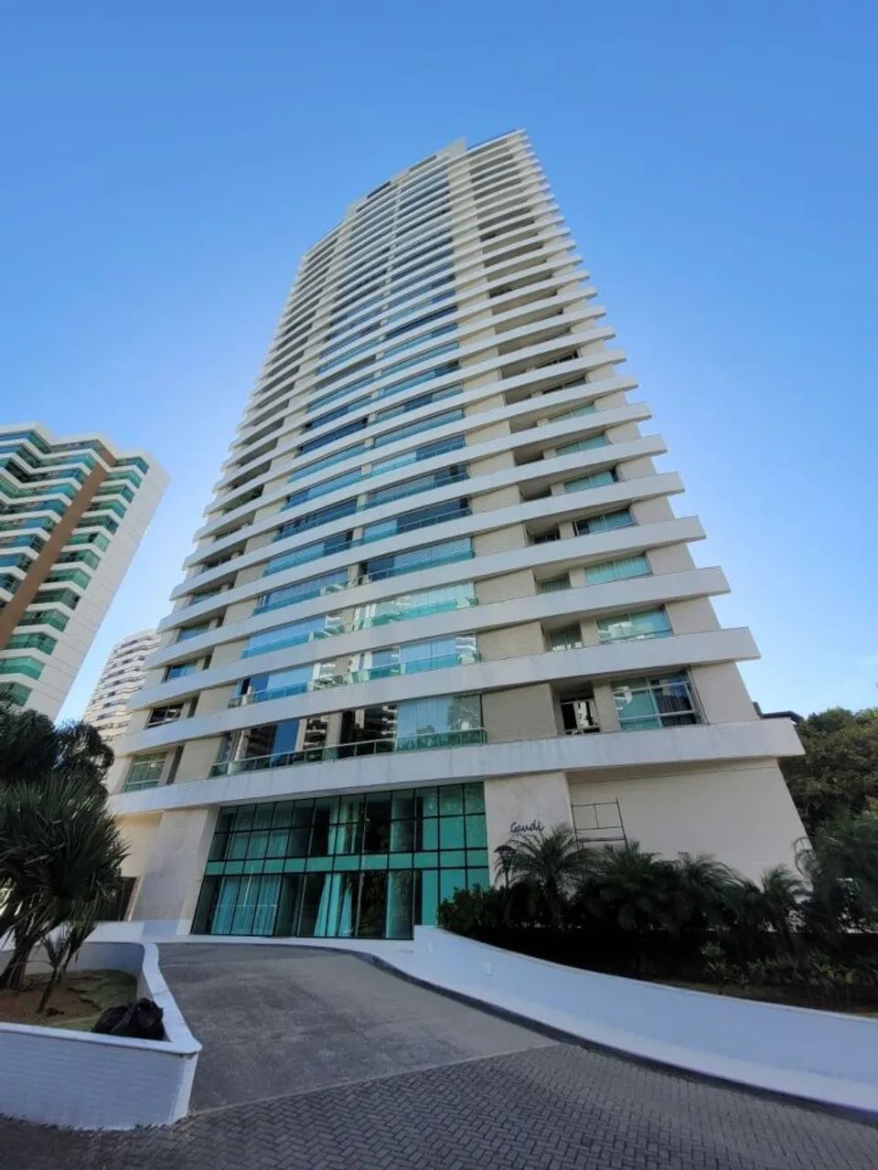Excelente apartamento 4 quartos, suítes à venda no Horto Florestal