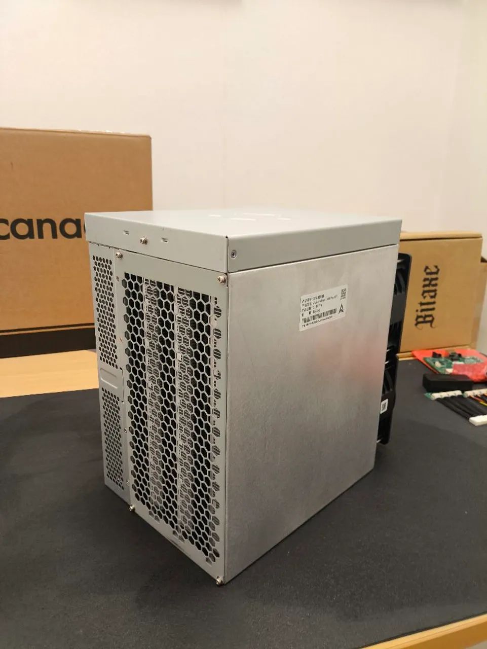 Mineradora Bitcoin Avalon A15 200TH Nova caanan lacrada + cabo de força