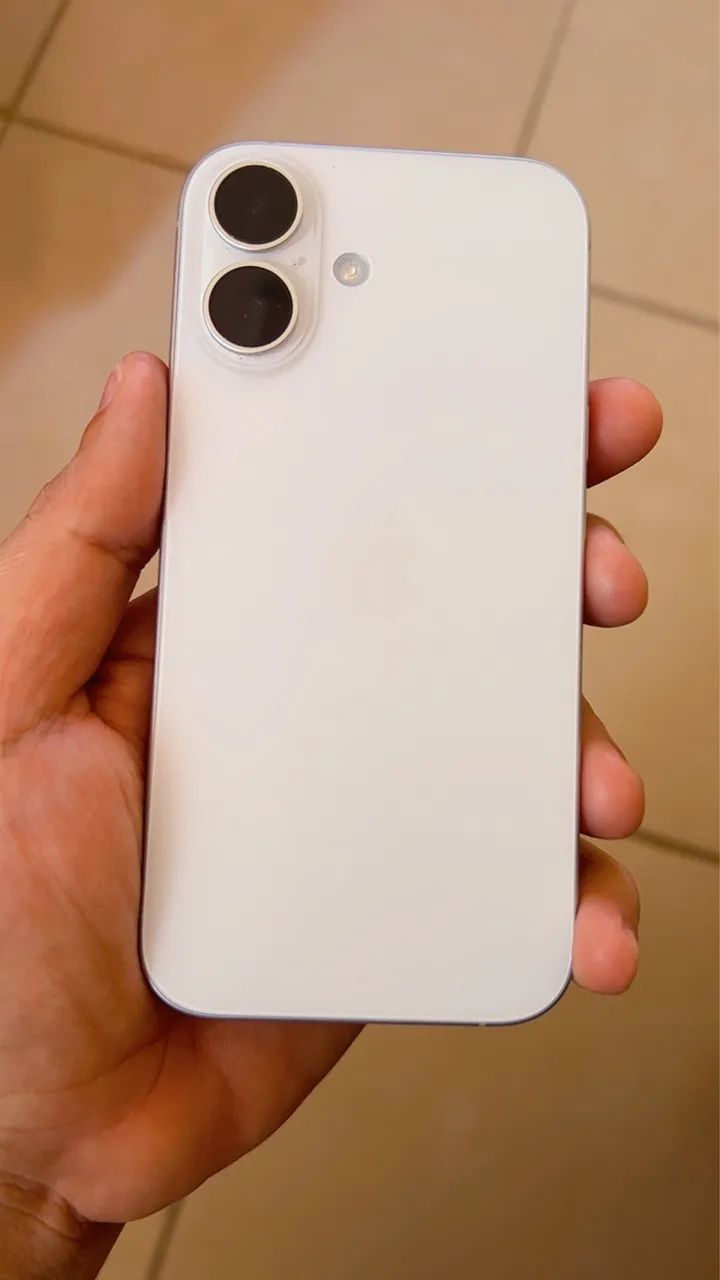 iPhone 16