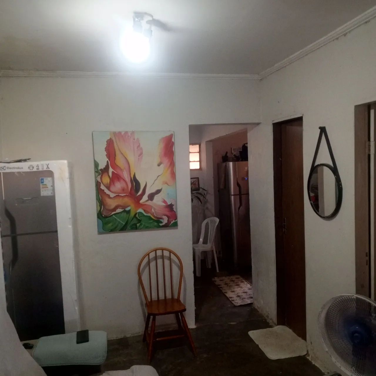 VENDE-SE CASA GRANDE E ESPAÇOSA - Foto 4