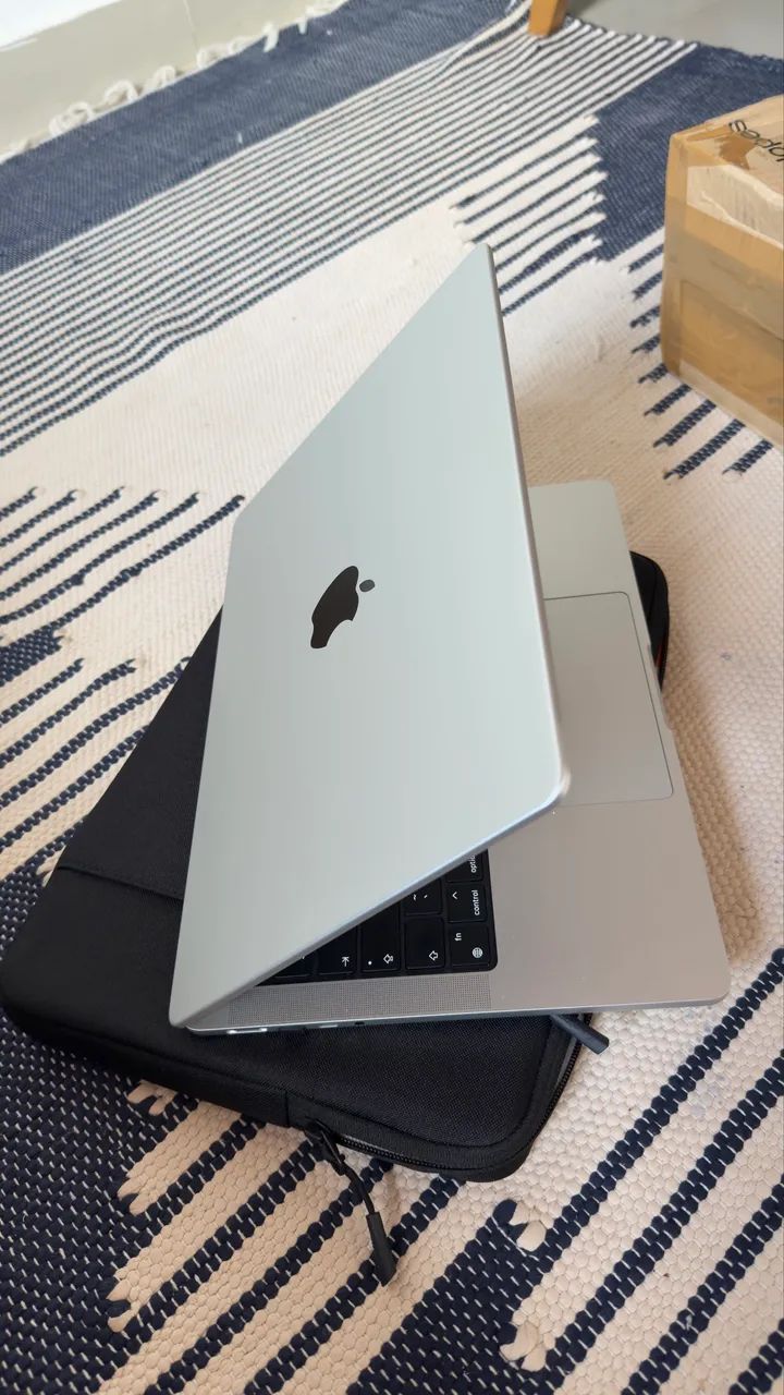 MacBook Pro 2025 14 polegadas