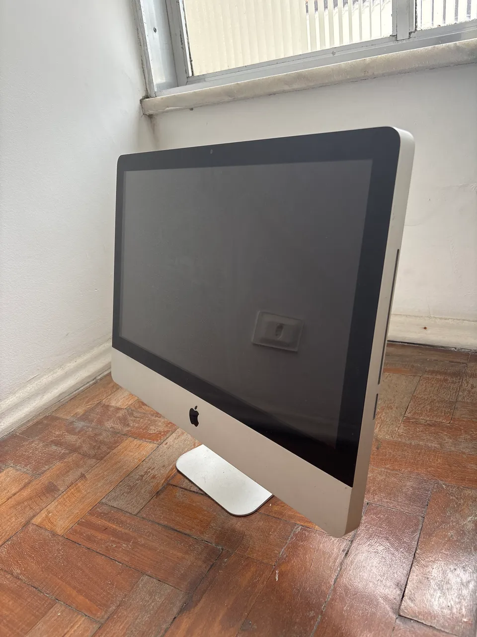 Imac 21.5 Mid 2011 2,5 GHz Intel Core I5 com 8GB memória + Mouse +