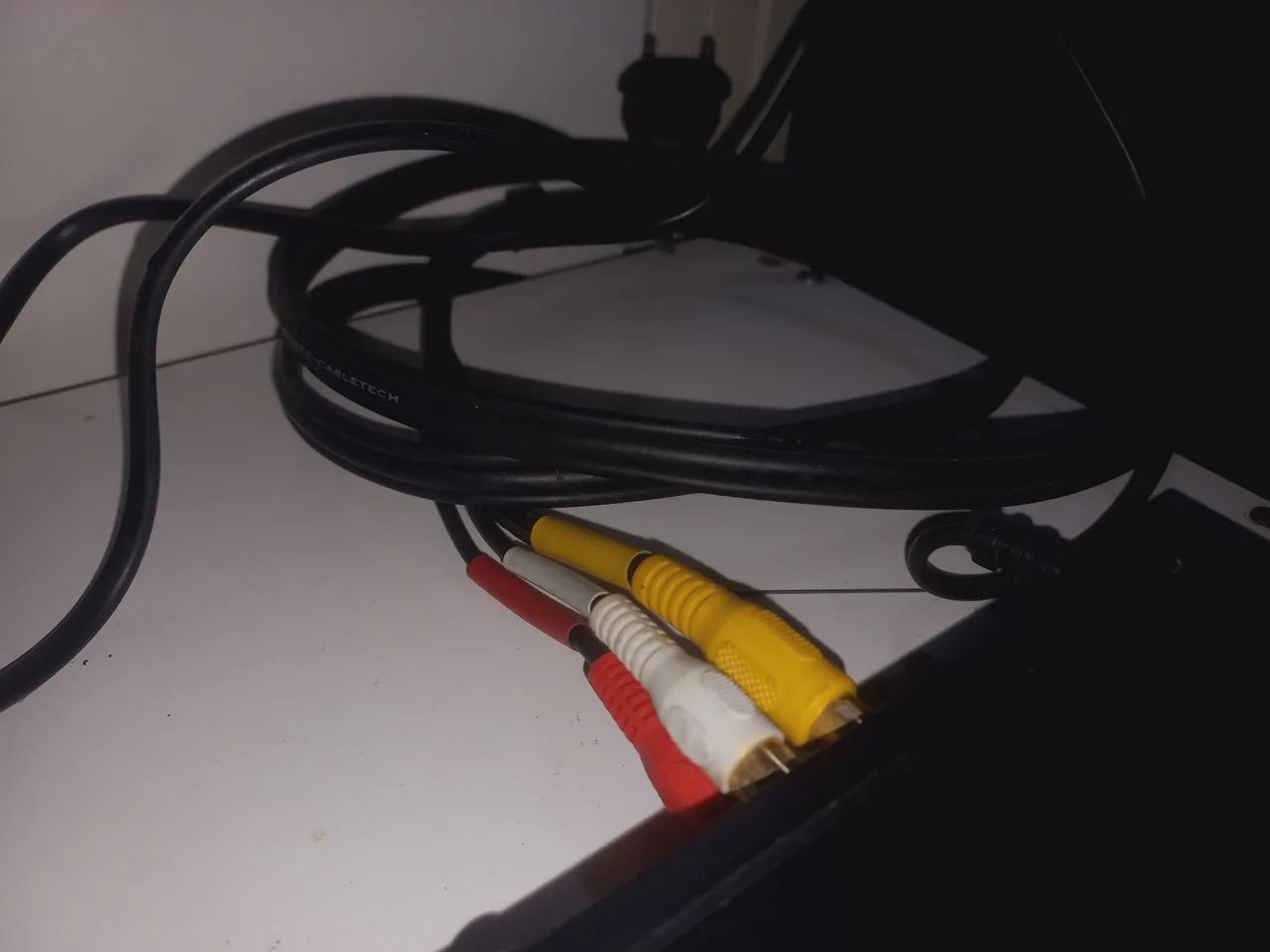 Aparelho DVD Sony (pouco usado) com cabo RCA - Foto 3