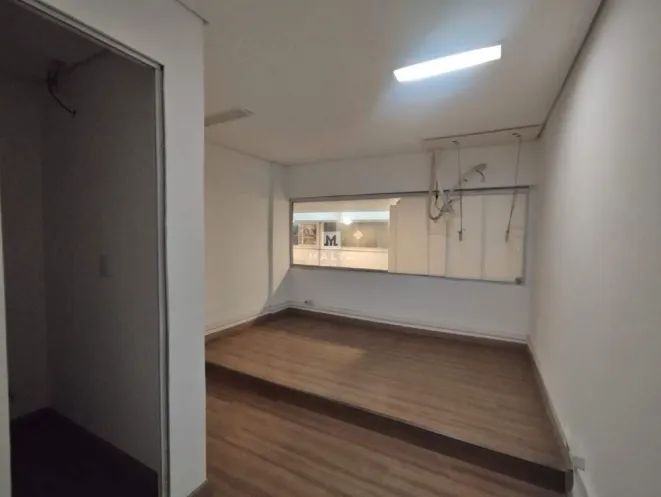 Loja Comercial para Locação  45m² | Rua Principal do Bairro | Acabamento moderno e excelen - Foto 5