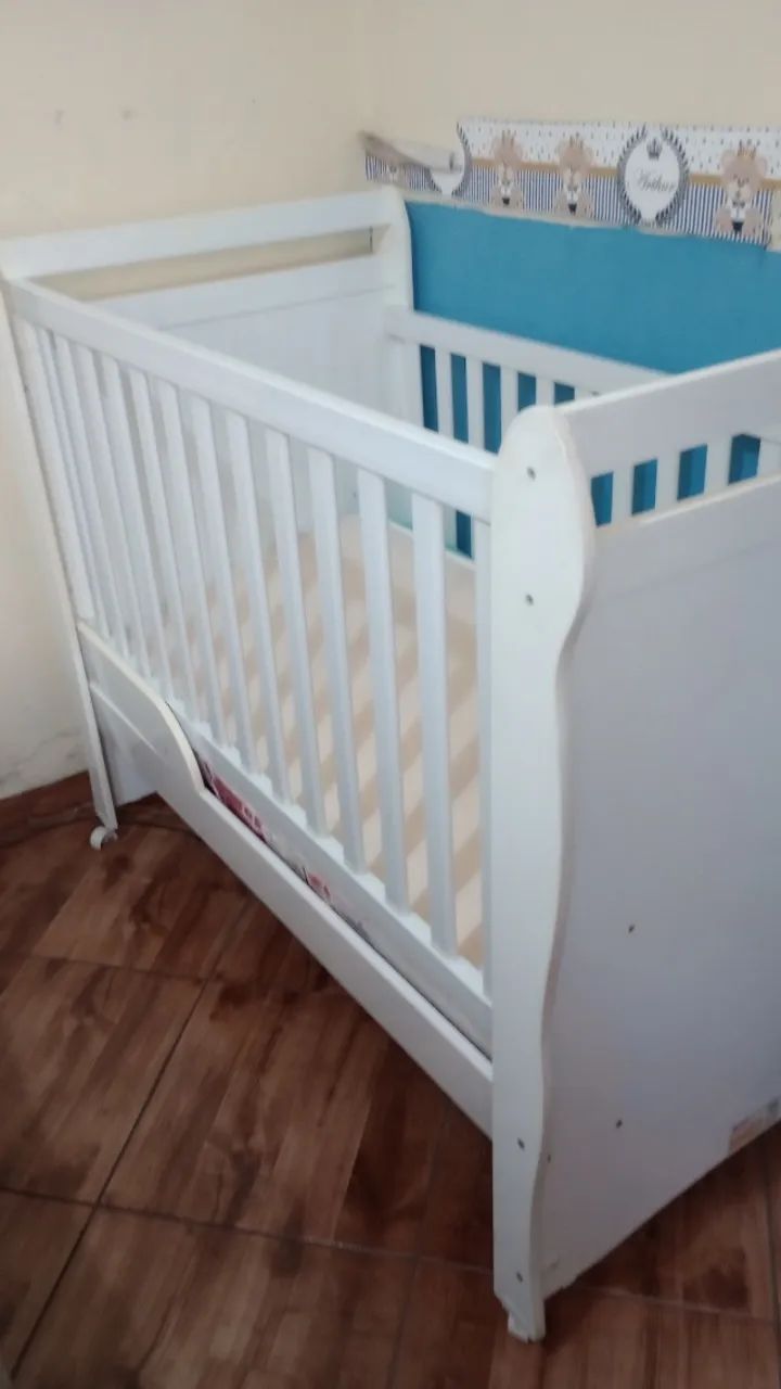 Berço com colchão 