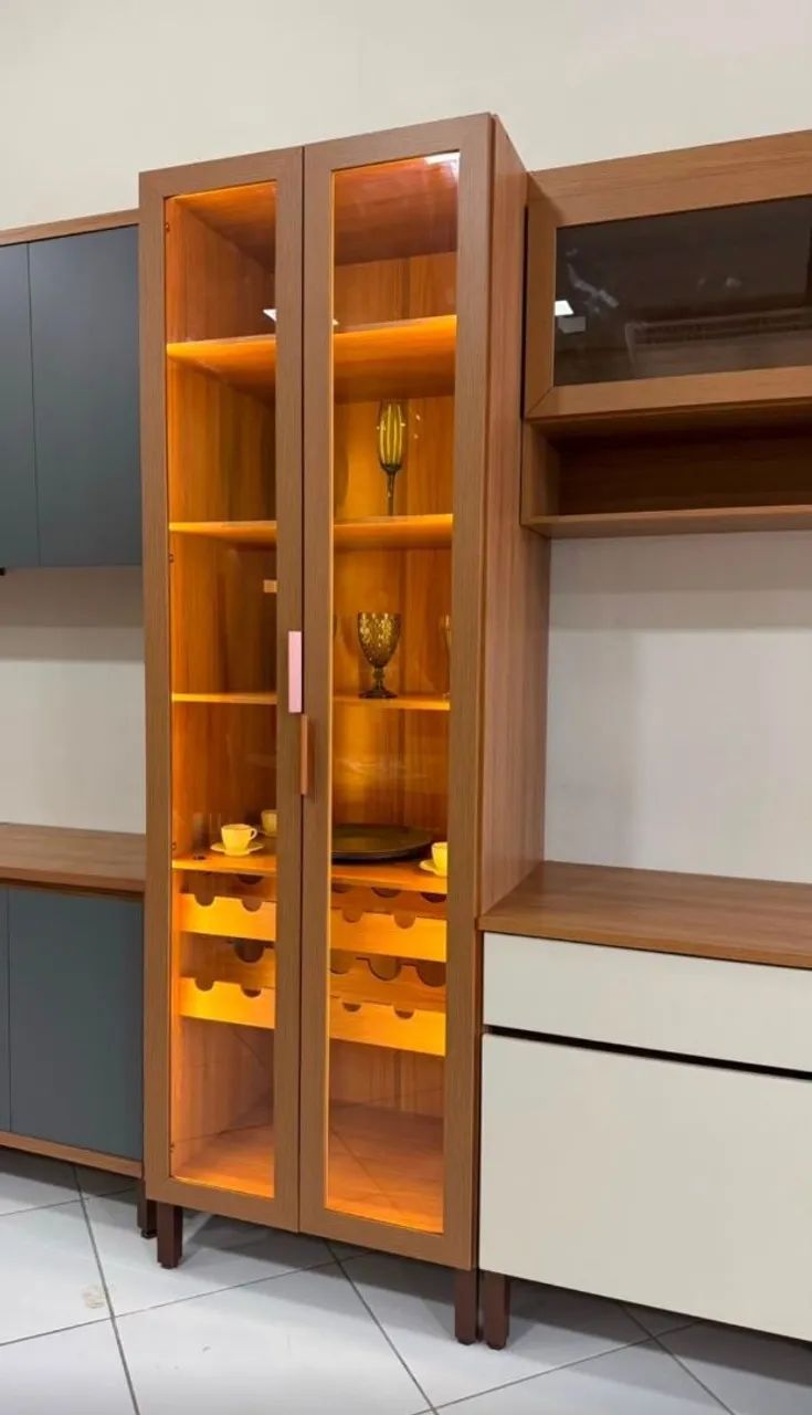 Cristaleira 100% MDF Com LED