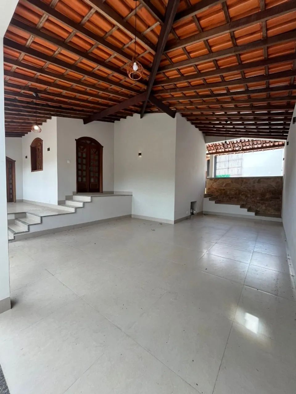 Alugo Casa 4 quartos com Piscina| Funcionários 