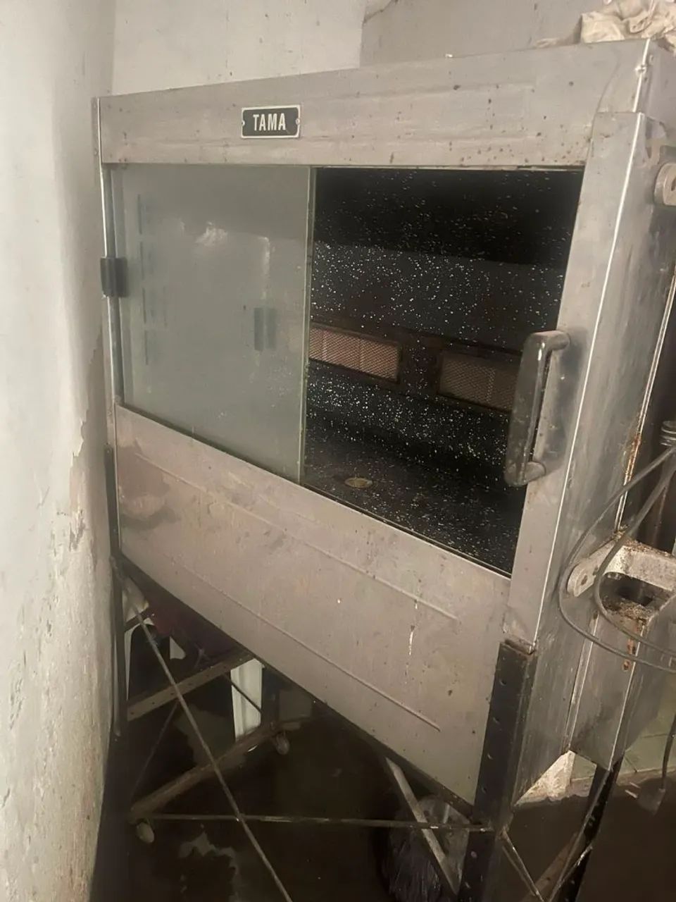Máquina de assar frango