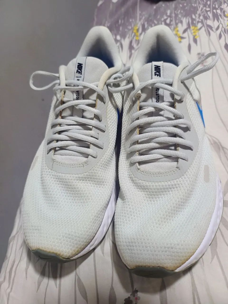 Tênis Nike Revolution 5 - Branco/Azul - Foto 2