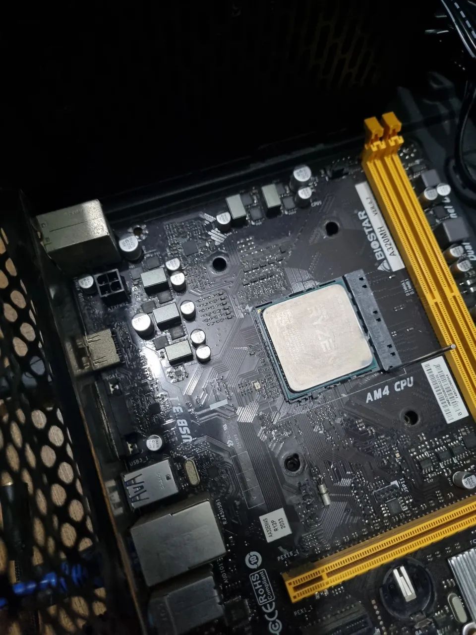 Processador Ryzen 3 3200G - Foto 4
