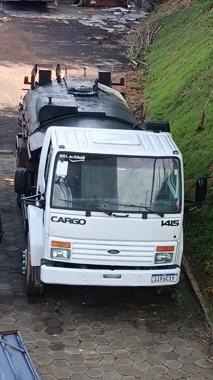 CAMINHÃO ESPARGIDOR